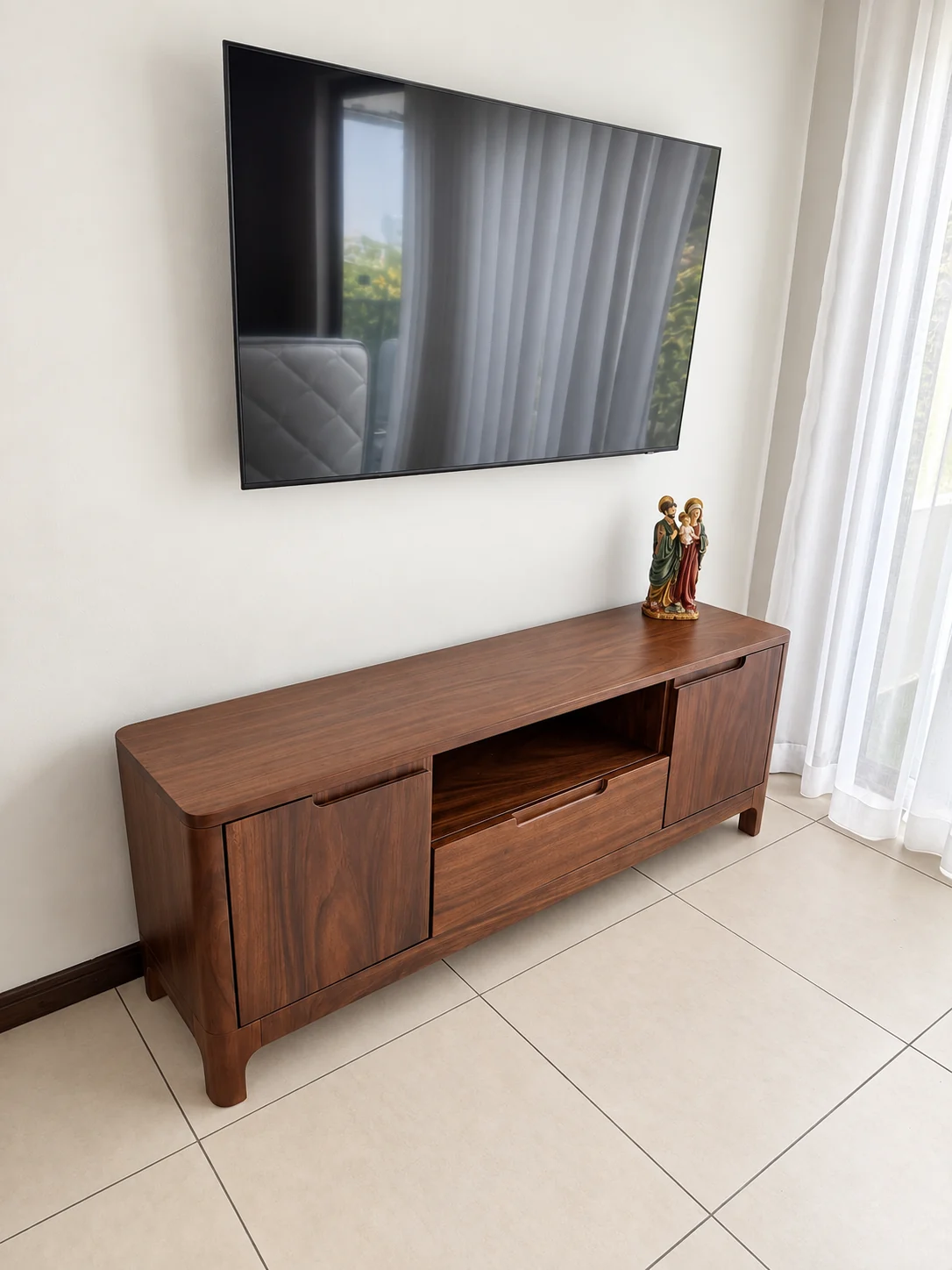 Mueble de TV compacto
